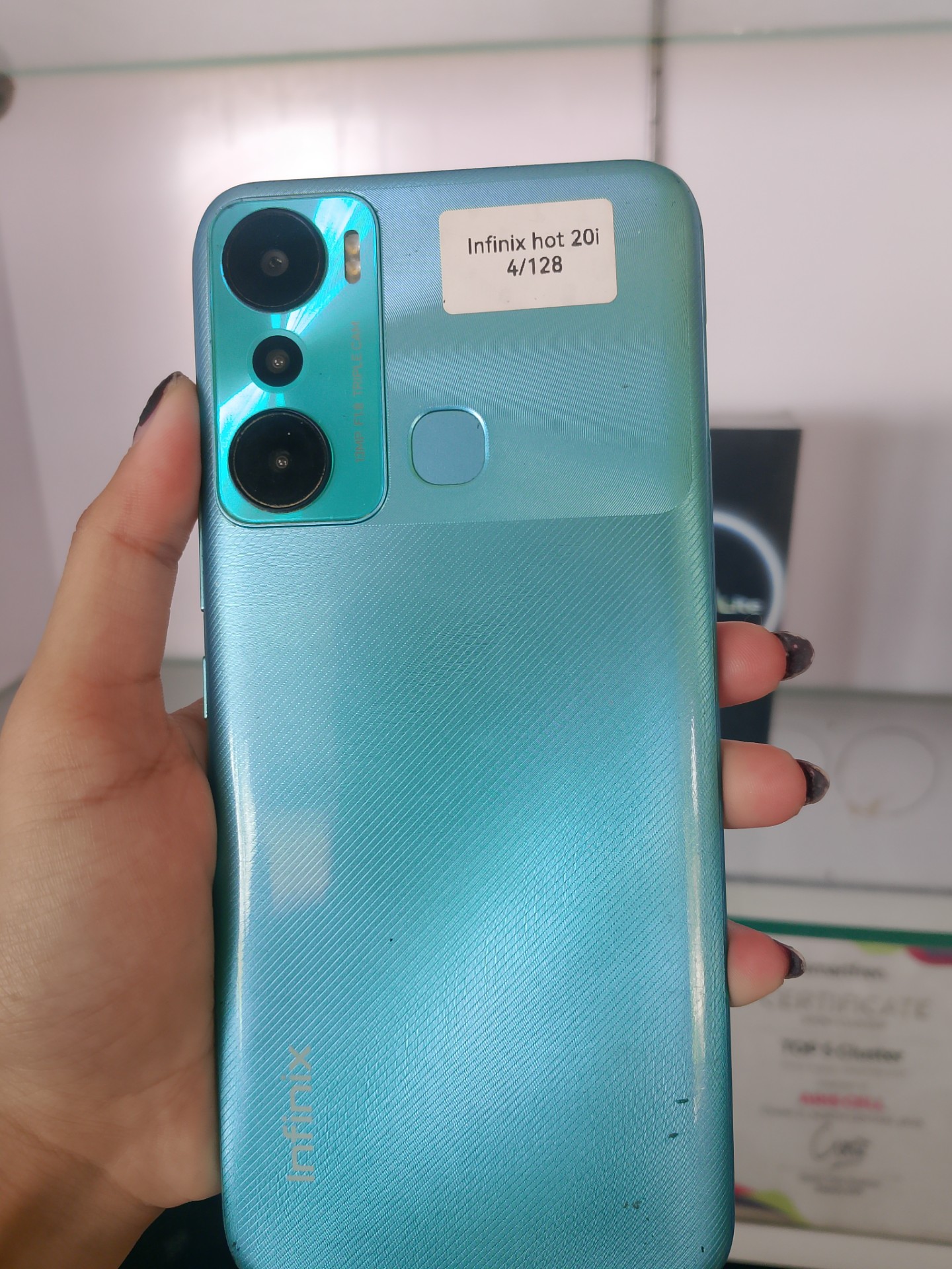 Infinix hot 20i 4/128  Hp+ Ces